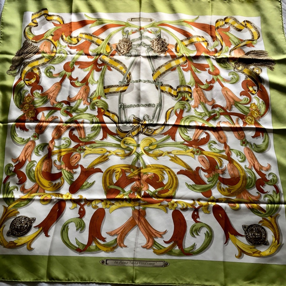 Vintage Hermès printed Silk Scarf 90cm – Le Mors a La Conetable